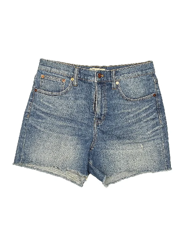 Low-Rise Denim Shorts in Medium Wash