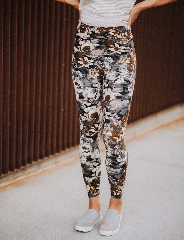 SA Exclusive Falling For Floral Leggings