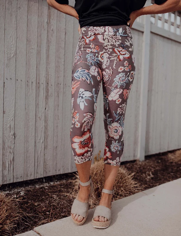 SA Exclusive Flourishing Blooms Capri Leggings